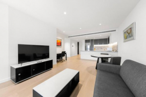 Central 2 Bedroom Apartment Melbourne with Parking